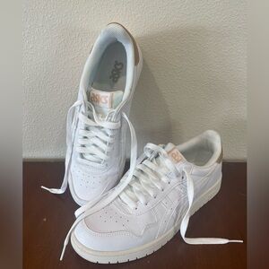 ASICS White Classic Casual Sneakers With Bright Sunstone